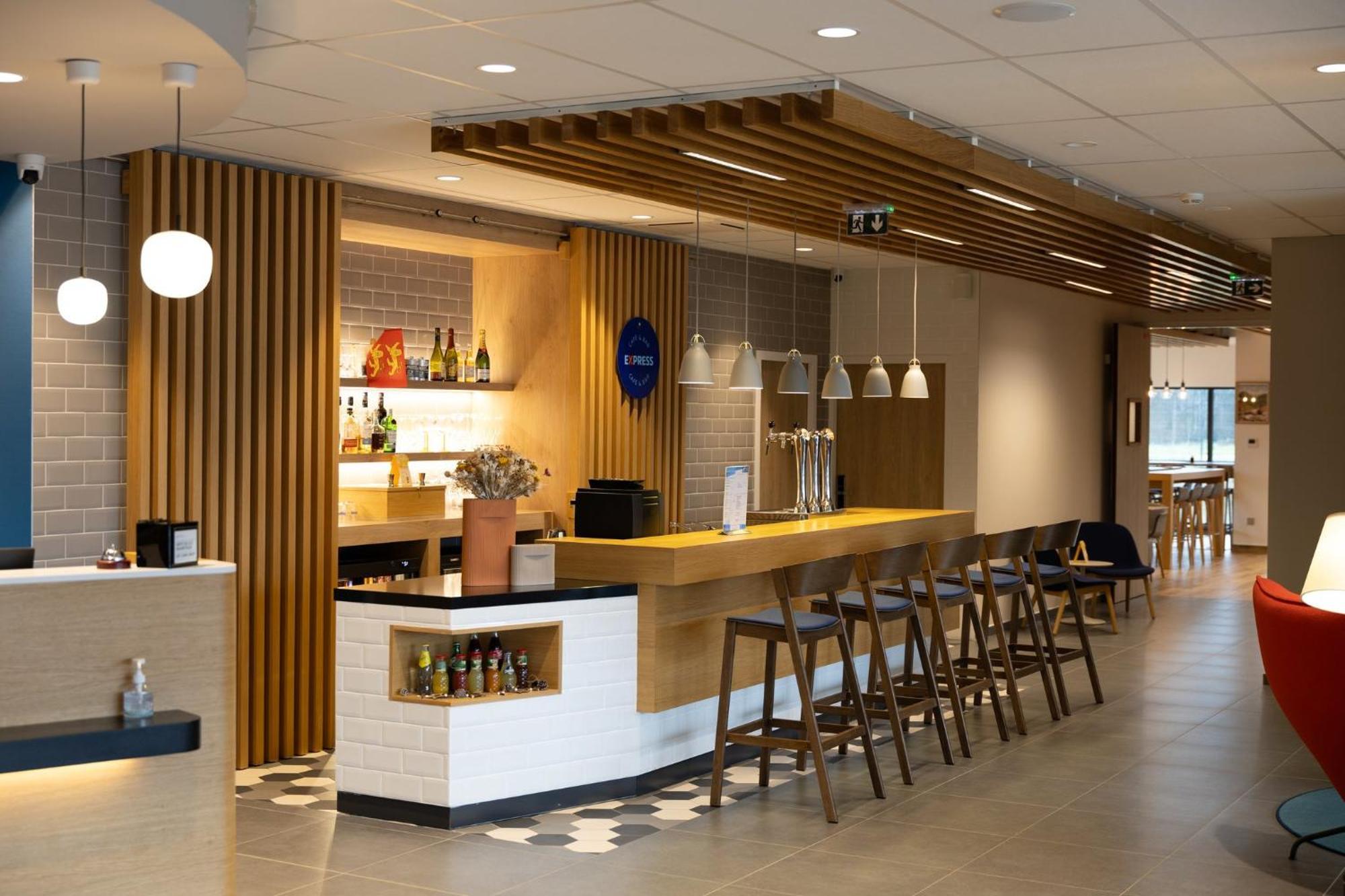 Holiday Inn Express Caen Epron By Ihg 外观 照片